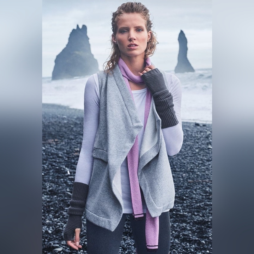 Fabletics Mina Vest Women's Gray Fleece Open Front Sleeveless Cardigan - Small